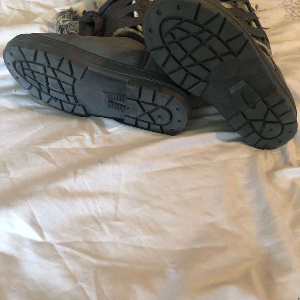 Boots - Picture 3 of 3